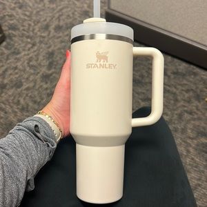 Cream Stanley cup 40oz
